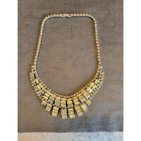 Beautiful Vintage Clear Rhinestone Bib Style Necklace - Picture 1 of 12